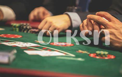 Bankrolling the Fun: Chips and Currency Tips 💵